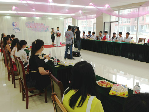 图为bet365资讯网举办的职工鹊桥联谊会_副本.jpg